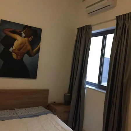 Lauragio Homestay San Ġiljan