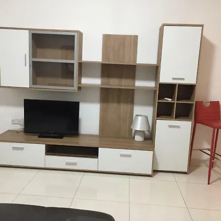 Lauragio Homestay * San Ġiljan